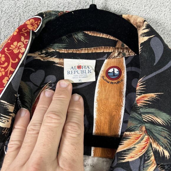 VNTG Aloha Republic Men XL Hawaiian Shirt Button Down Surf Boards Palm Trees USA - Picture 4 of 10